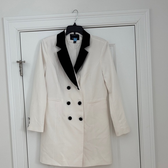 River Island Dresses & Skirts - White Blazer Dress with Black Collar